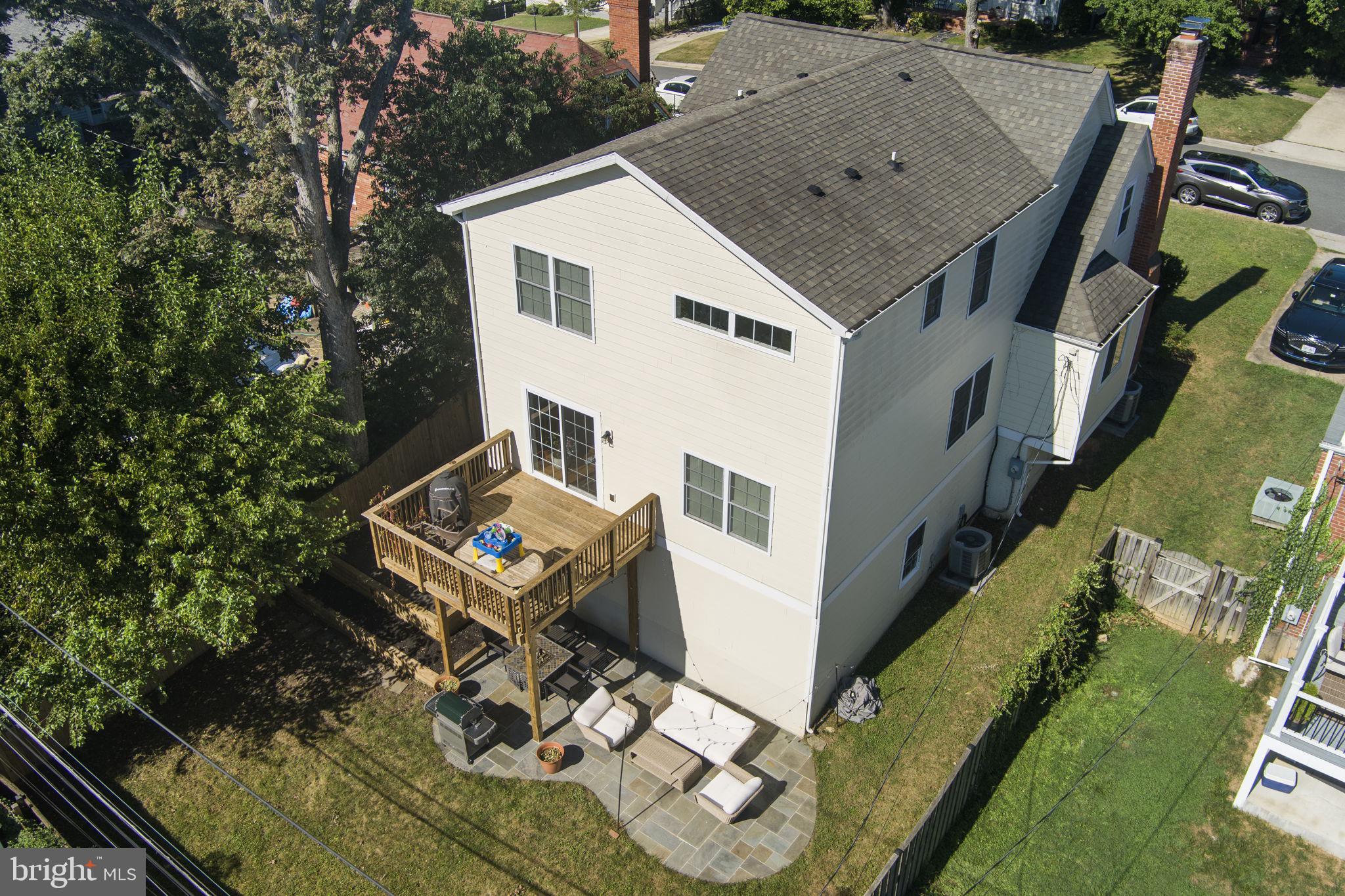 2915 MEADOW LANE