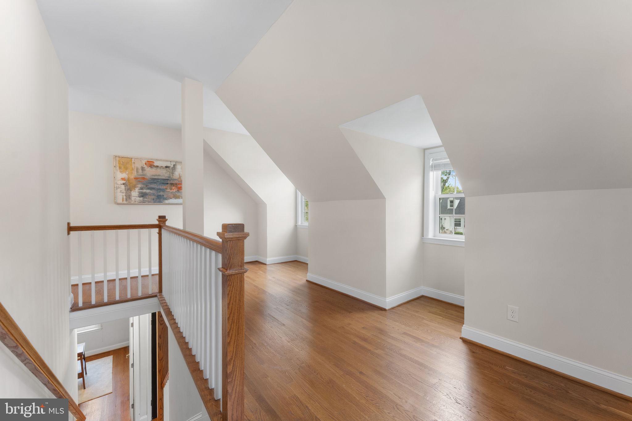 2915 MEADOW LANE