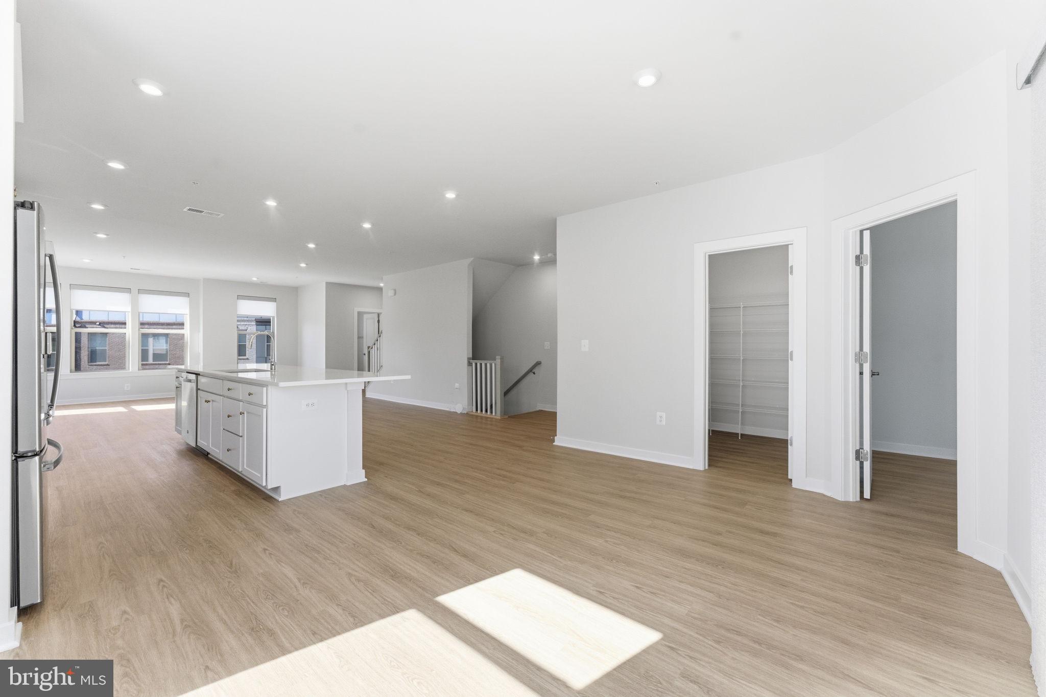 2490 CONNECTOR ALLEY 44B