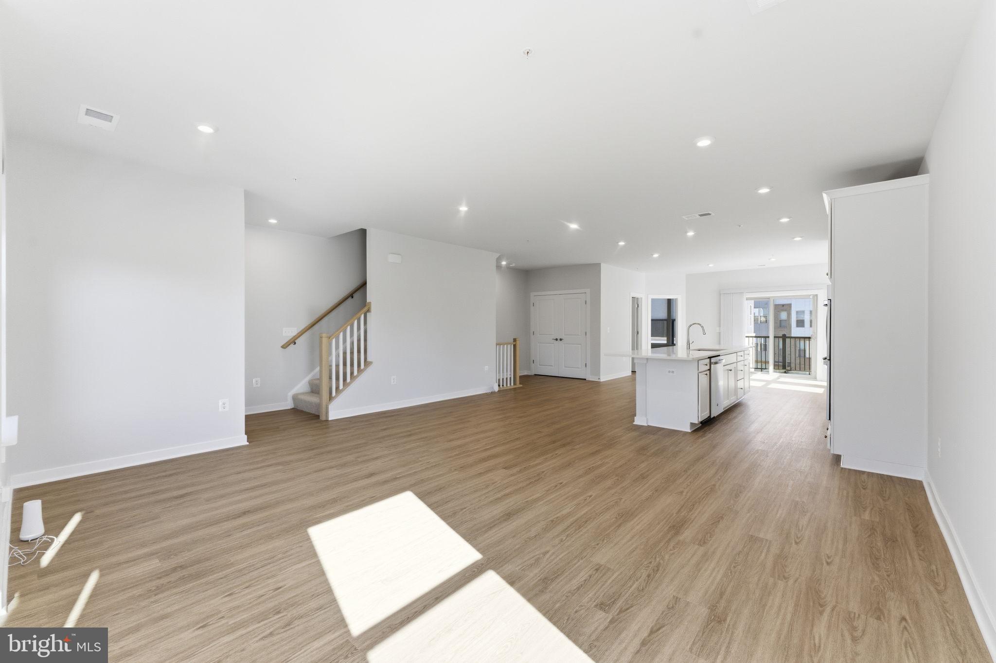 2490 CONNECTOR ALLEY 44B