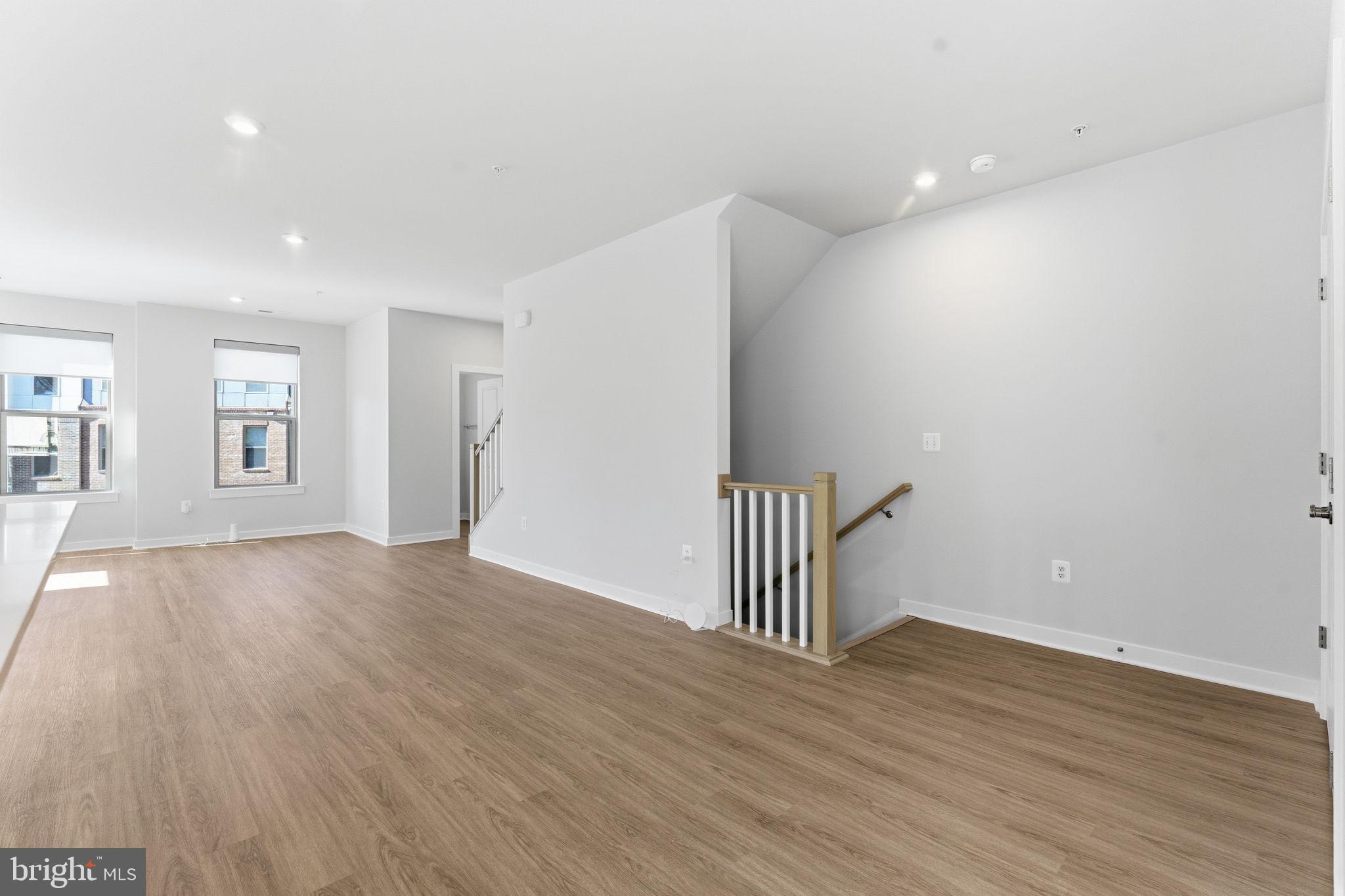 2490 CONNECTOR ALLEY 44B