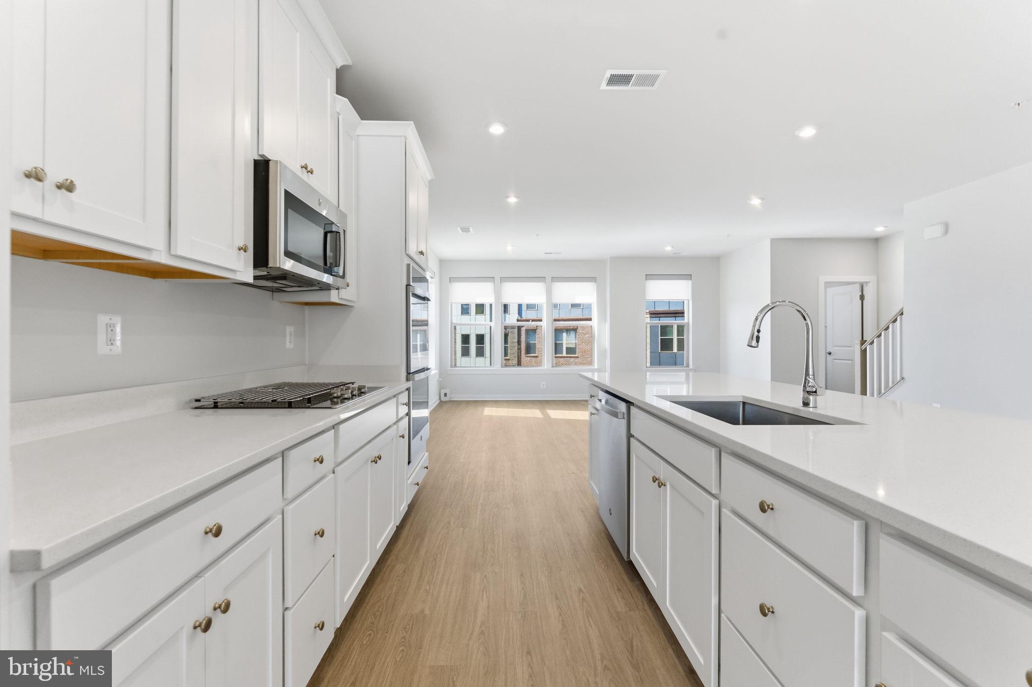 2490 CONNECTOR ALLEY 44B