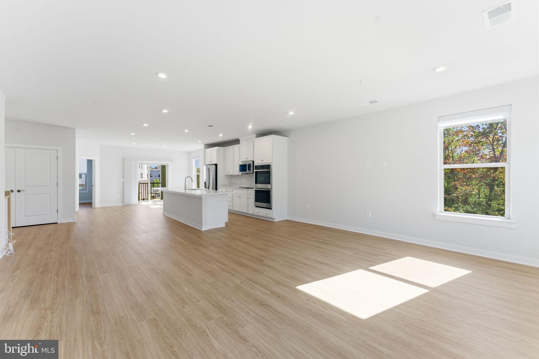 2490 CONNECTOR ALLEY 44B