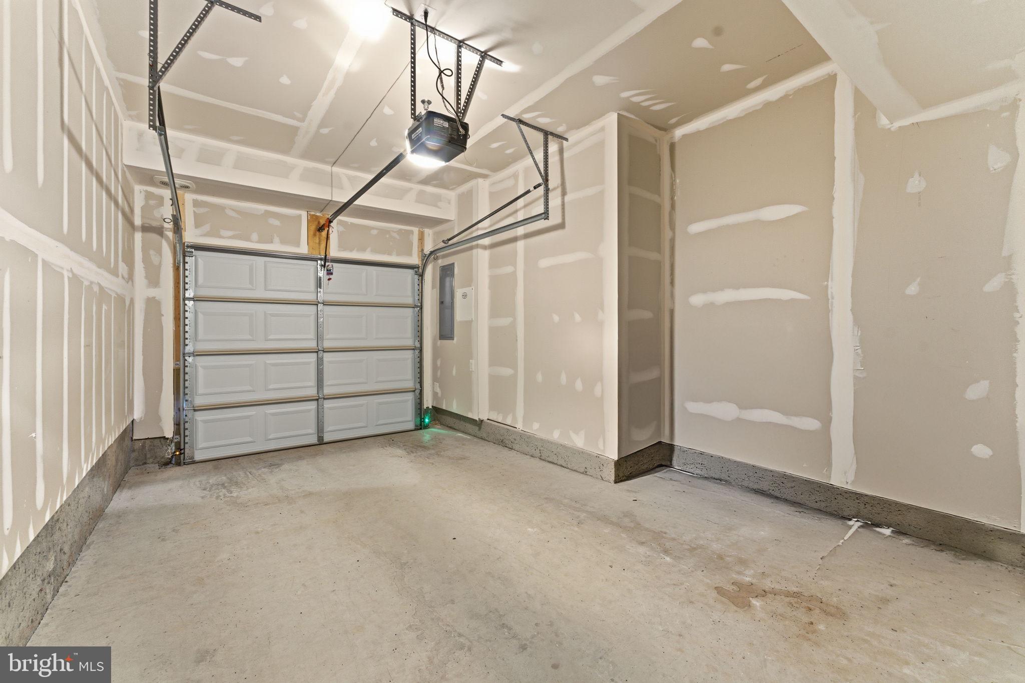 2490 CONNECTOR ALLEY 44B