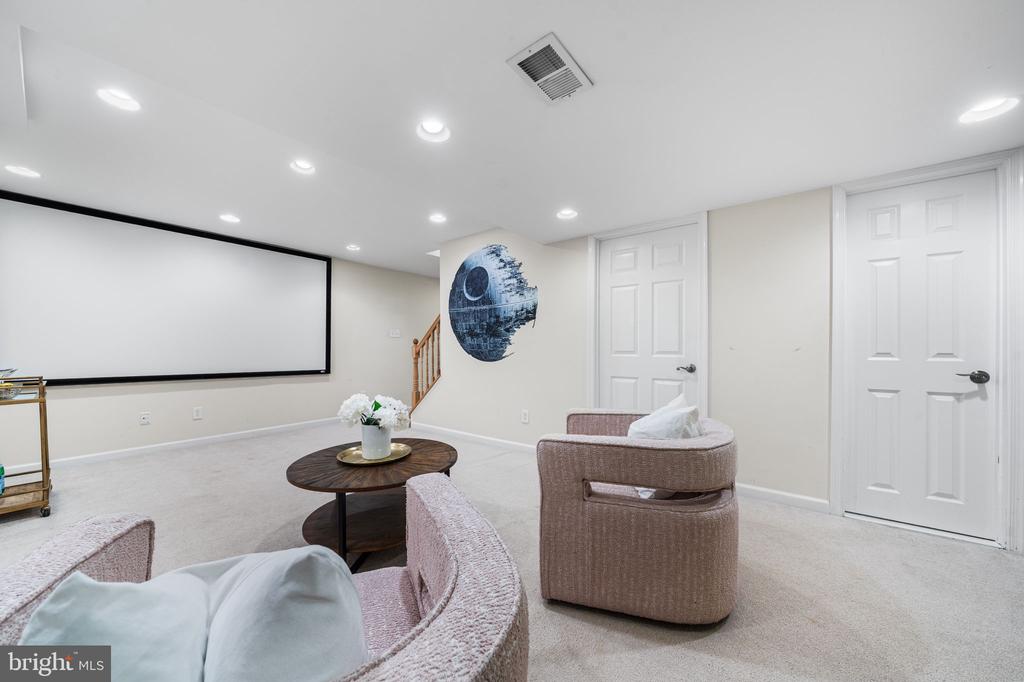 7115 HUNDSFORD LANE
