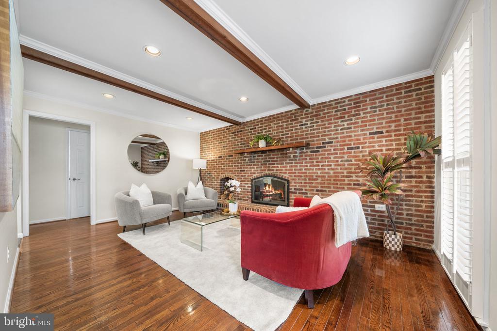 7115 HUNDSFORD LANE