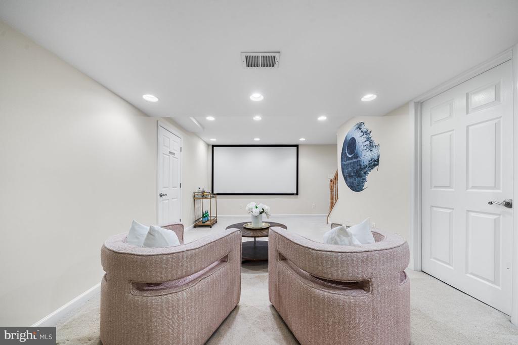 7115 HUNDSFORD LANE