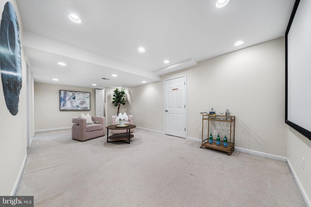 7115 HUNDSFORD LANE