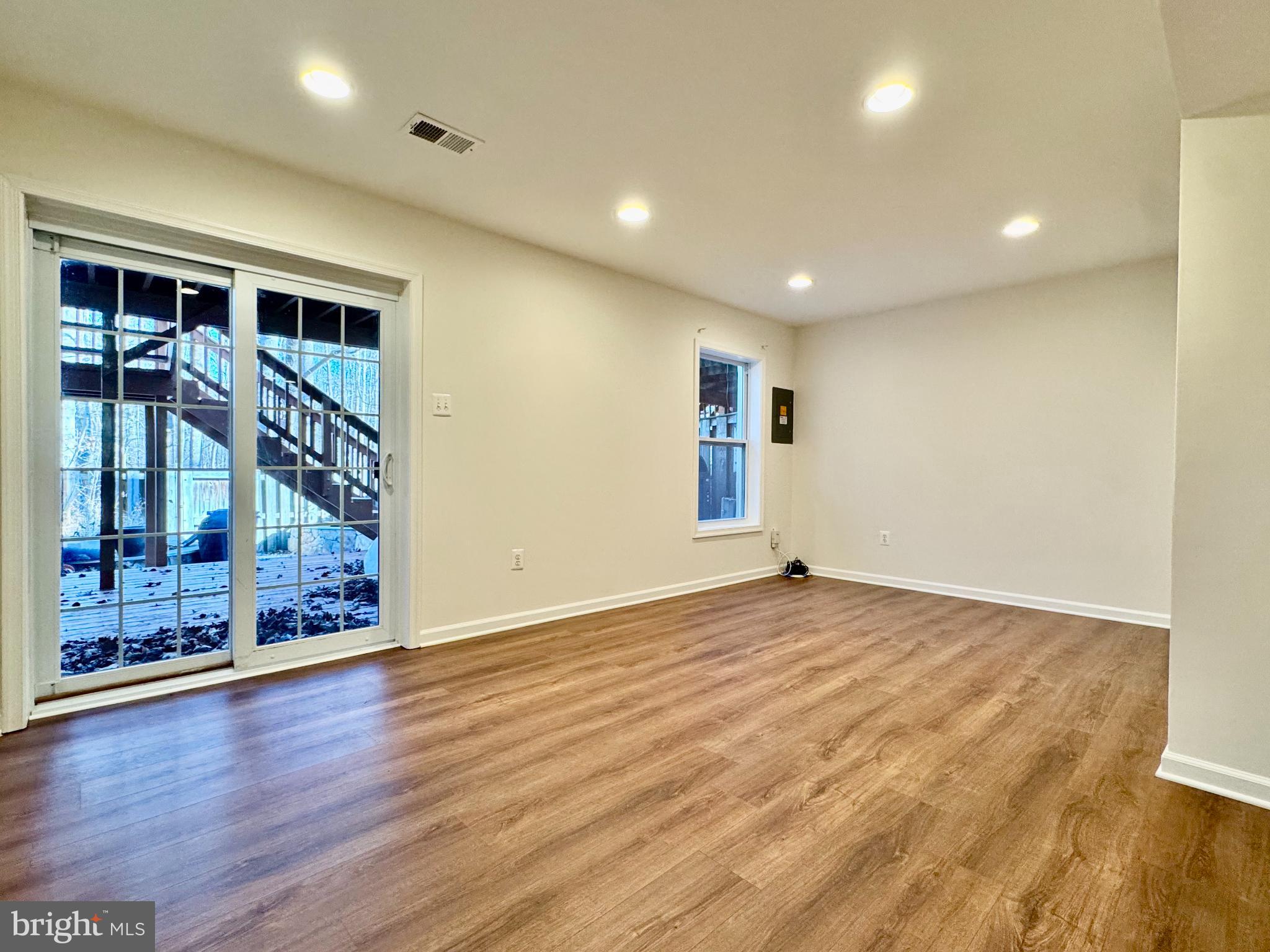 6291 KERRYDALE DRIVE