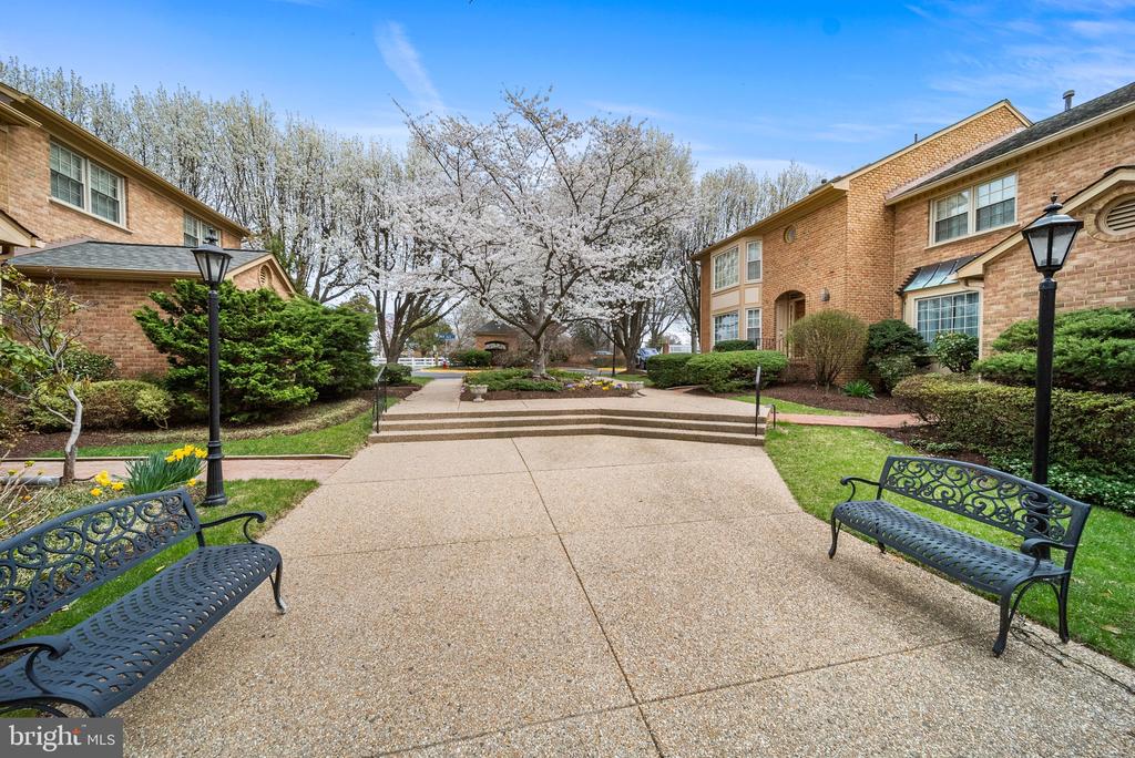 7308 AYNSLEY LANE