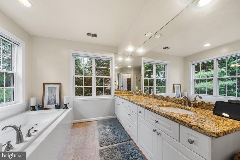 2784 DEVONSHIRE GARDEN COURT