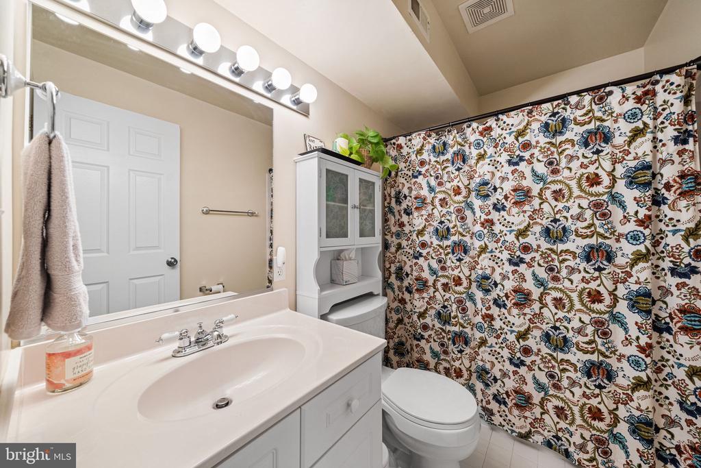 2784 DEVONSHIRE GARDEN COURT