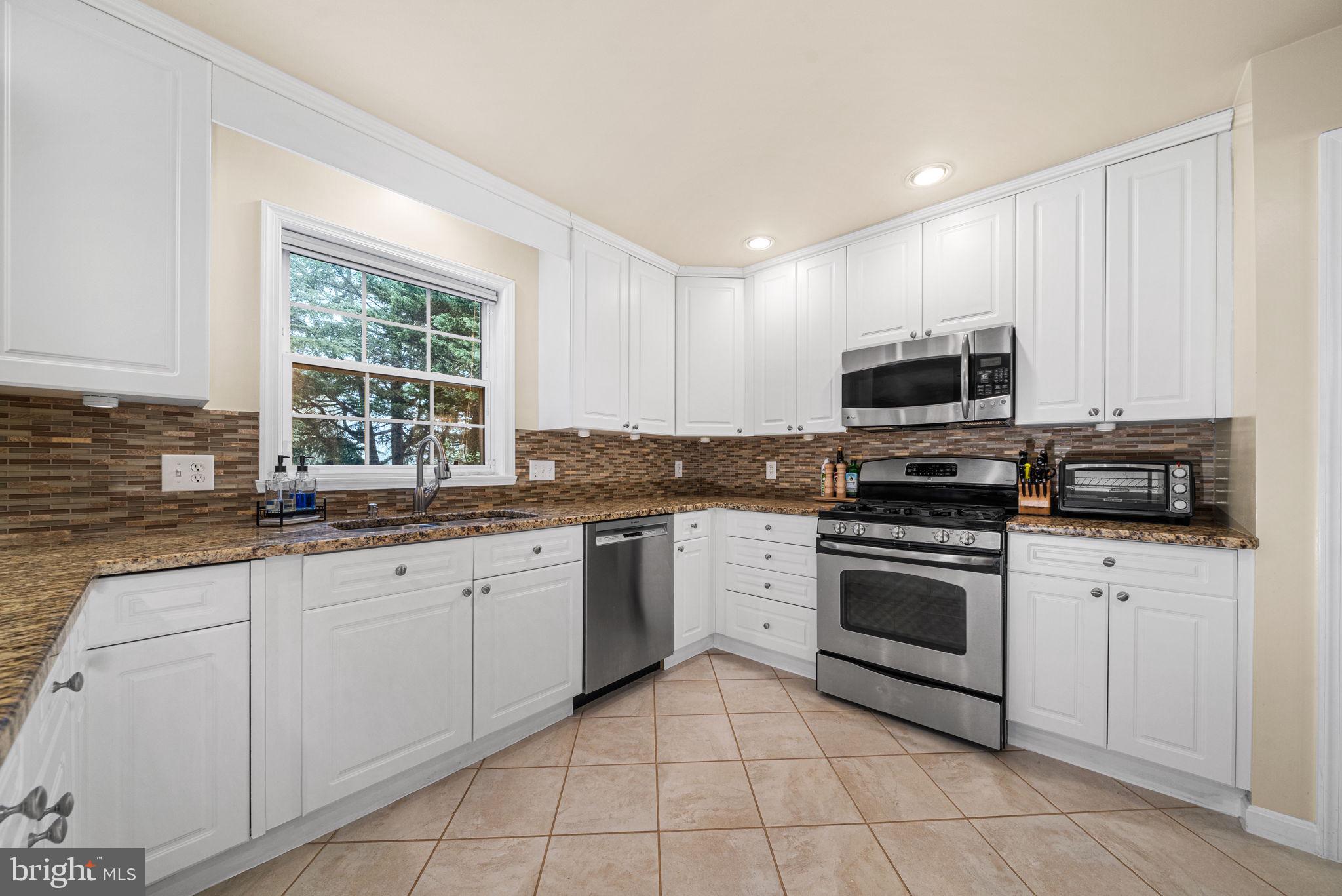 2784 DEVONSHIRE GARDEN COURT