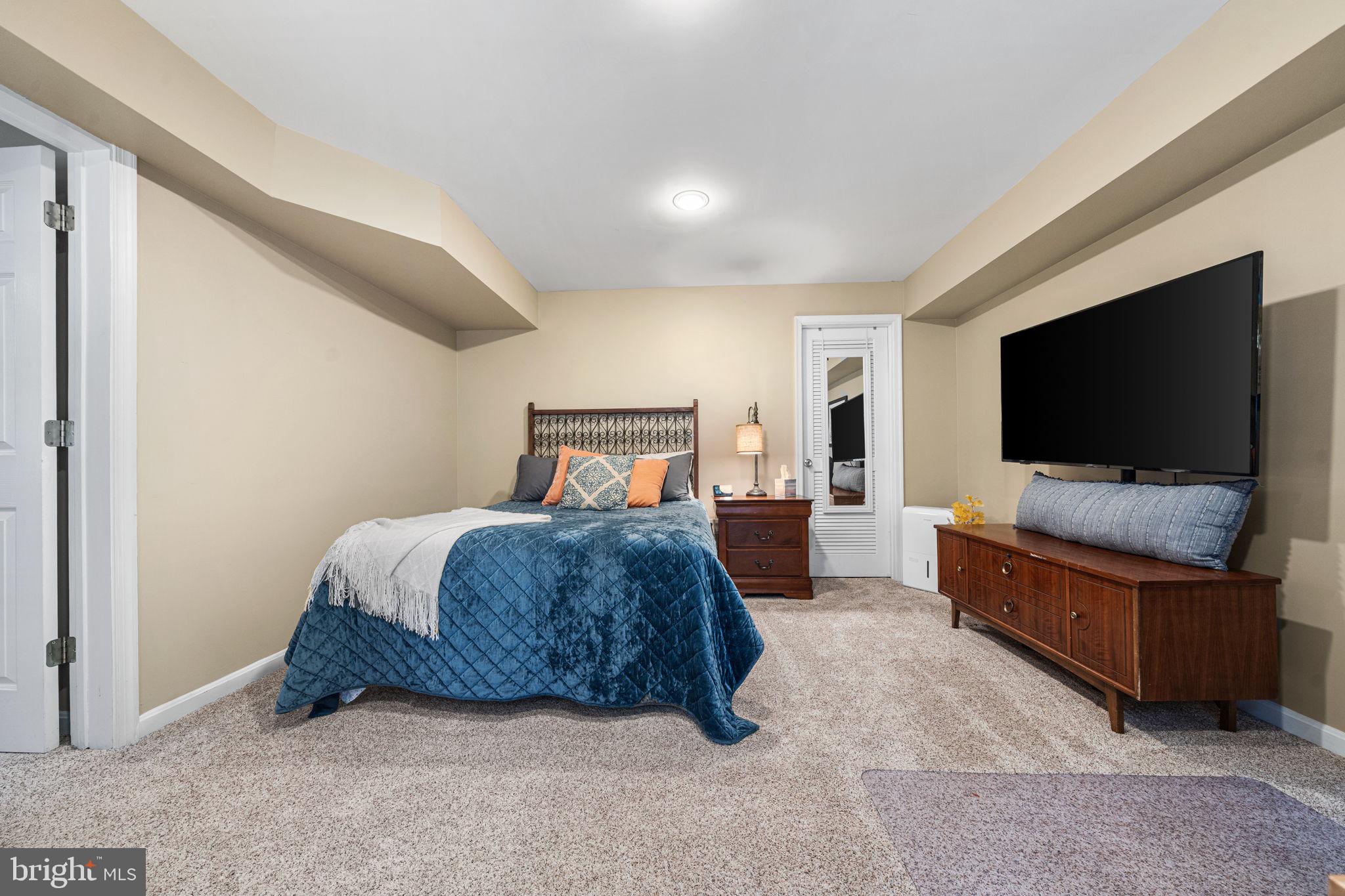 2784 DEVONSHIRE GARDEN COURT