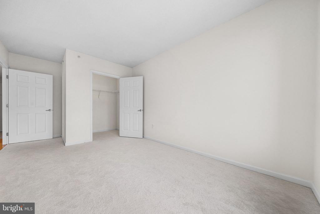 2726 GALLOWS ROAD 619