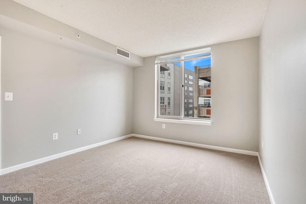 2726 GALLOWS ROAD Unit: 413