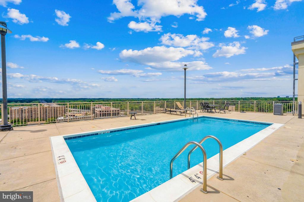 2726 GALLOWS ROAD Unit: 413