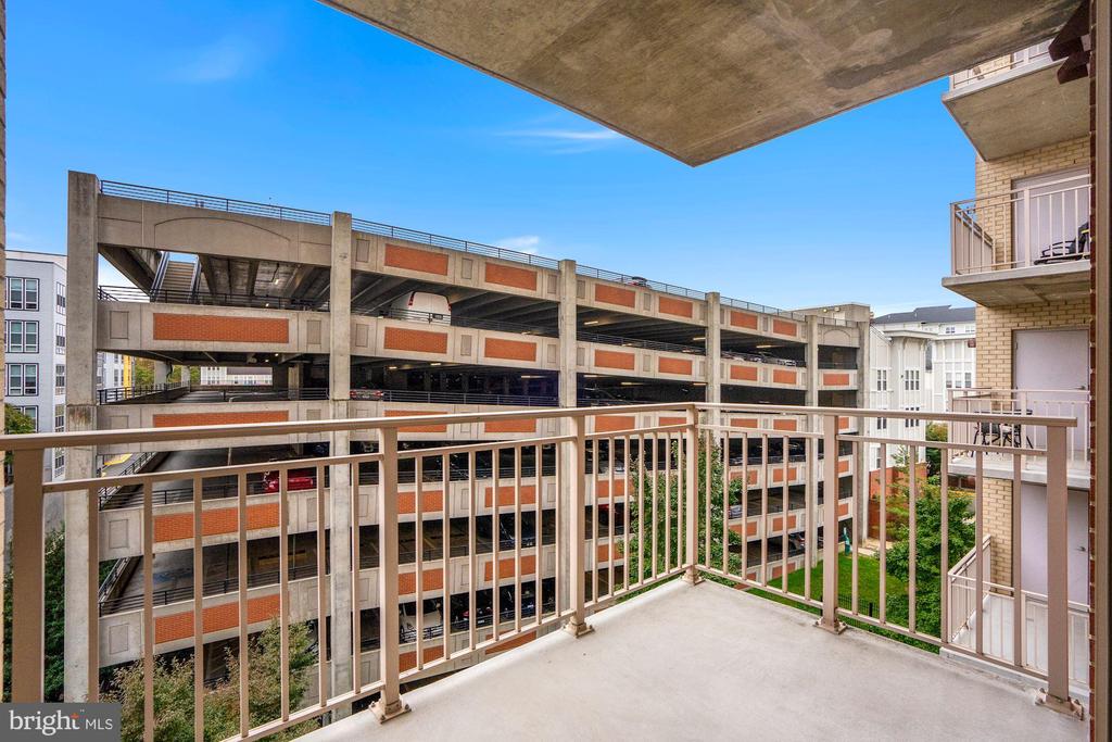 2726 GALLOWS ROAD Unit: 413