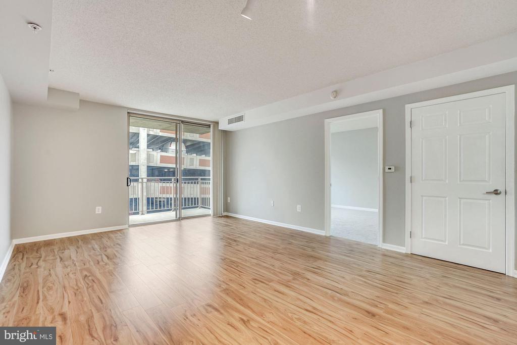 2726 GALLOWS ROAD Unit: 413