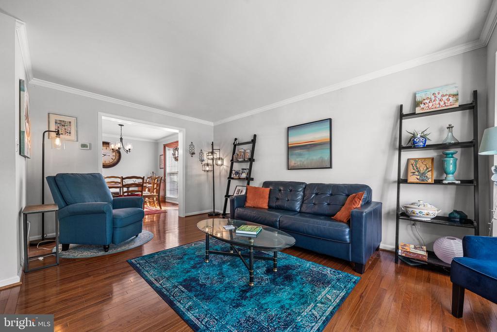5608 SCHOOLFIELD COURT