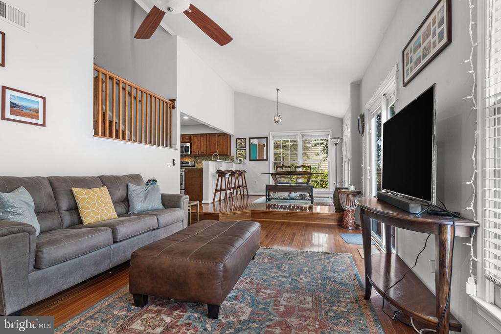 5608 SCHOOLFIELD COURT