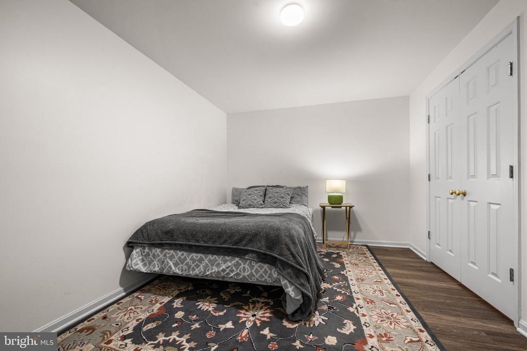 5608 SCHOOLFIELD COURT