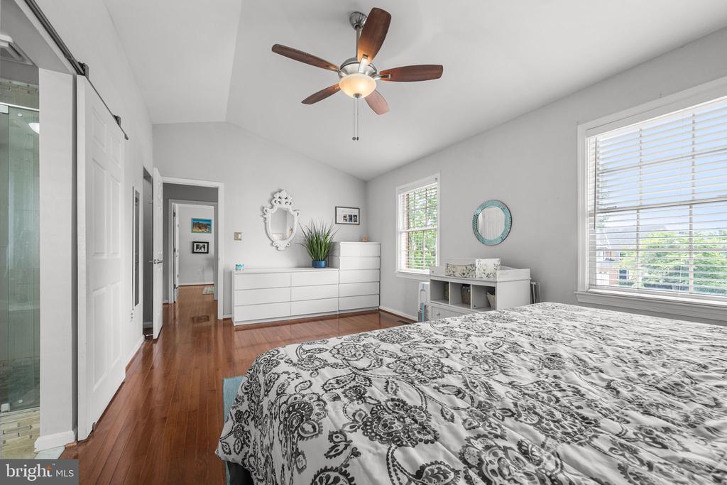 5608 SCHOOLFIELD COURT