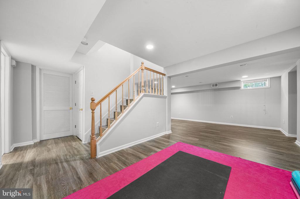 5608 SCHOOLFIELD COURT