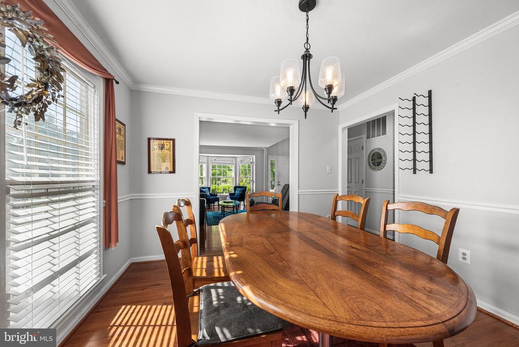 5608 SCHOOLFIELD COURT