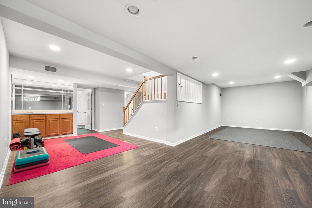 5608 SCHOOLFIELD COURT