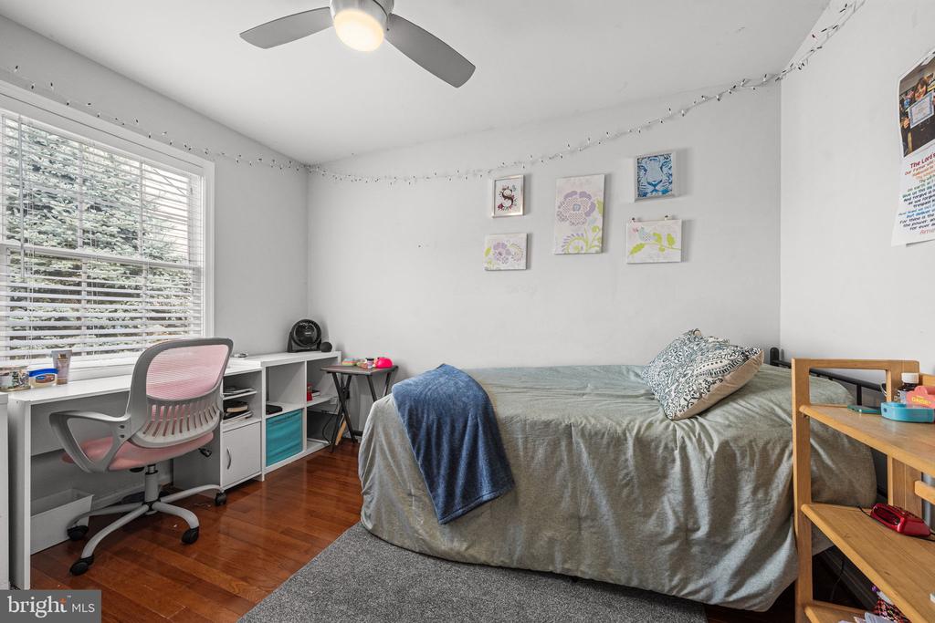 5608 SCHOOLFIELD COURT