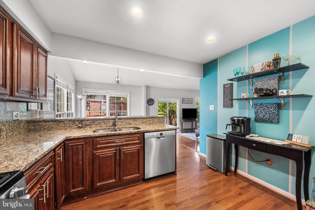 5608 SCHOOLFIELD COURT