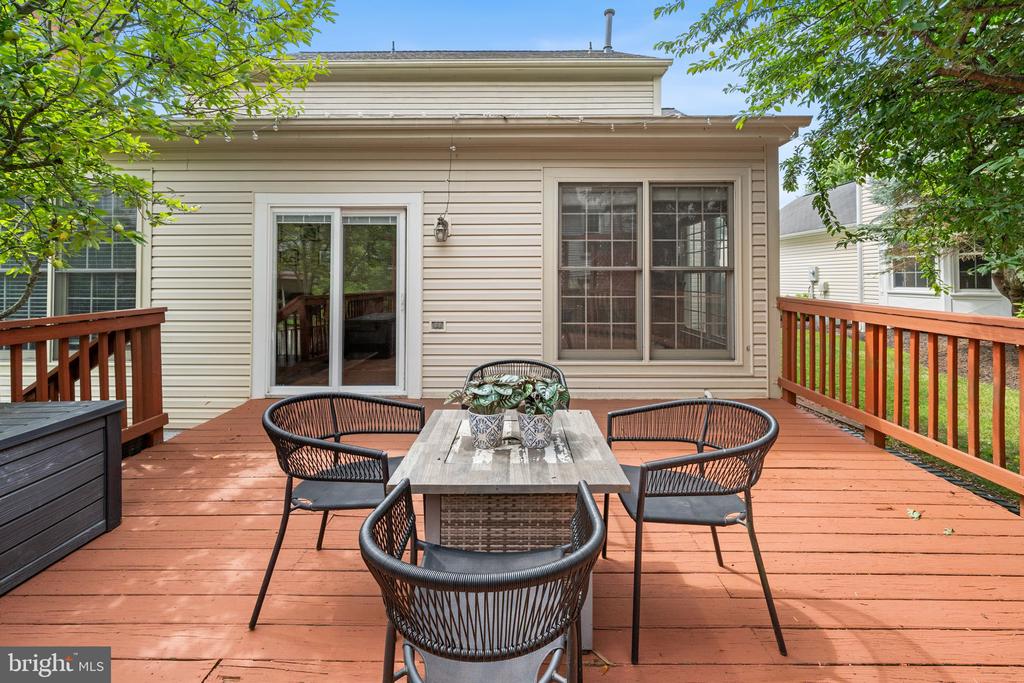 5608 SCHOOLFIELD COURT