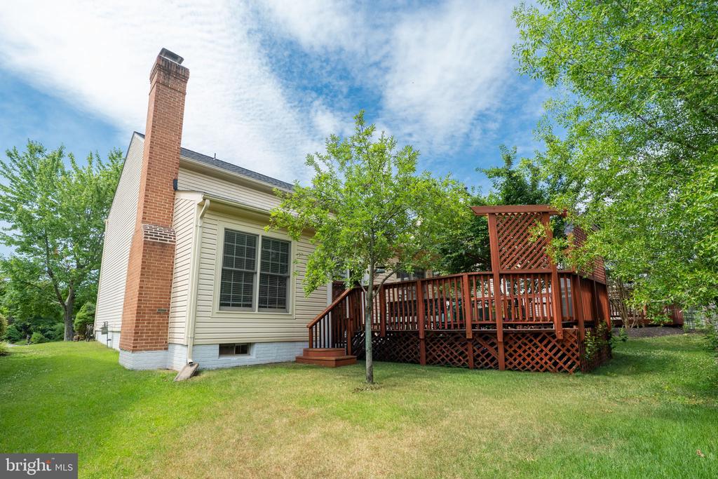 5608 SCHOOLFIELD COURT
