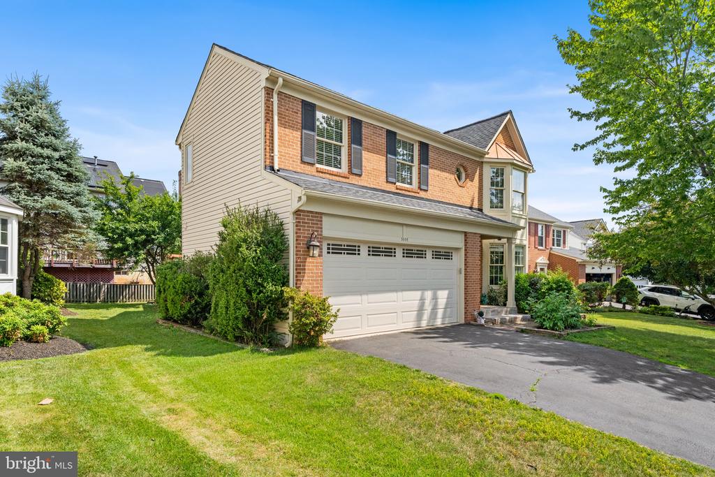 5608 SCHOOLFIELD COURT