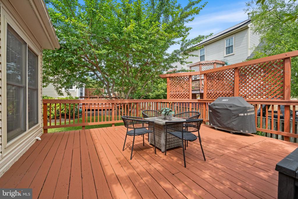 5608 SCHOOLFIELD COURT