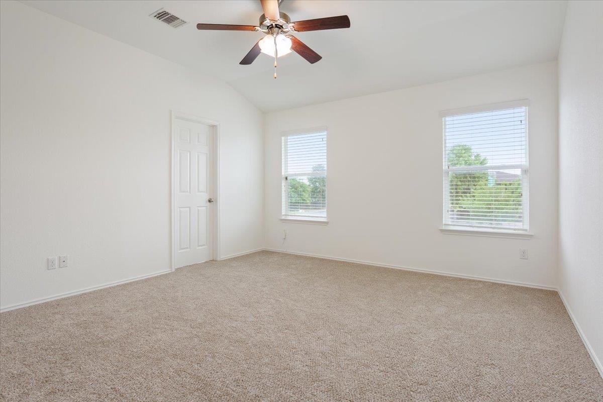 240 Foster LN