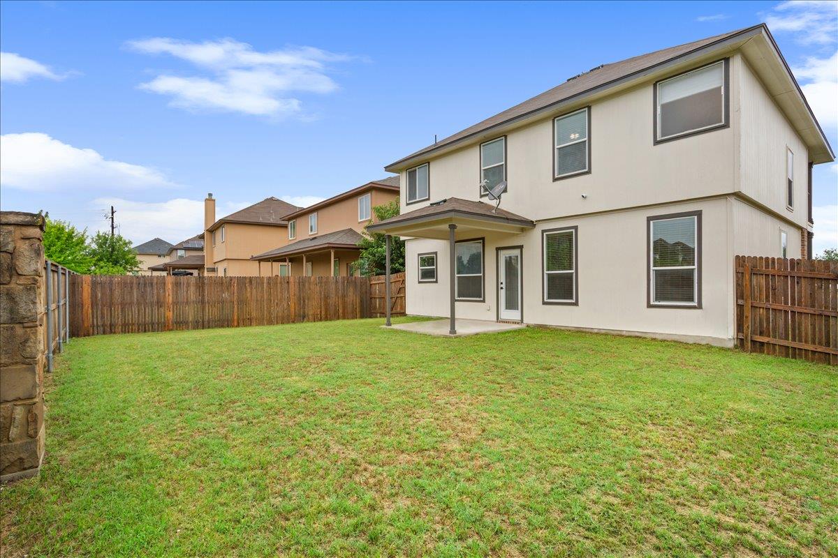 240 Foster LN