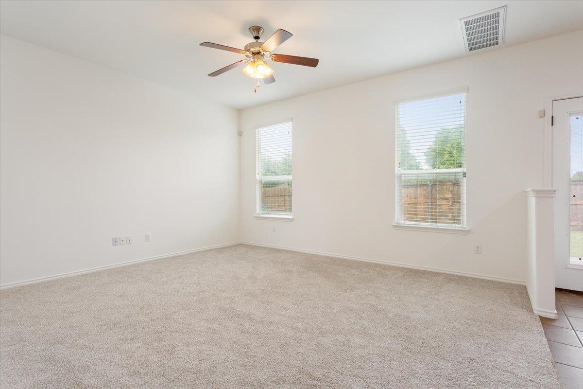 240 Foster LN