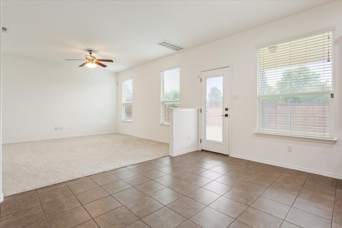 240 Foster LN