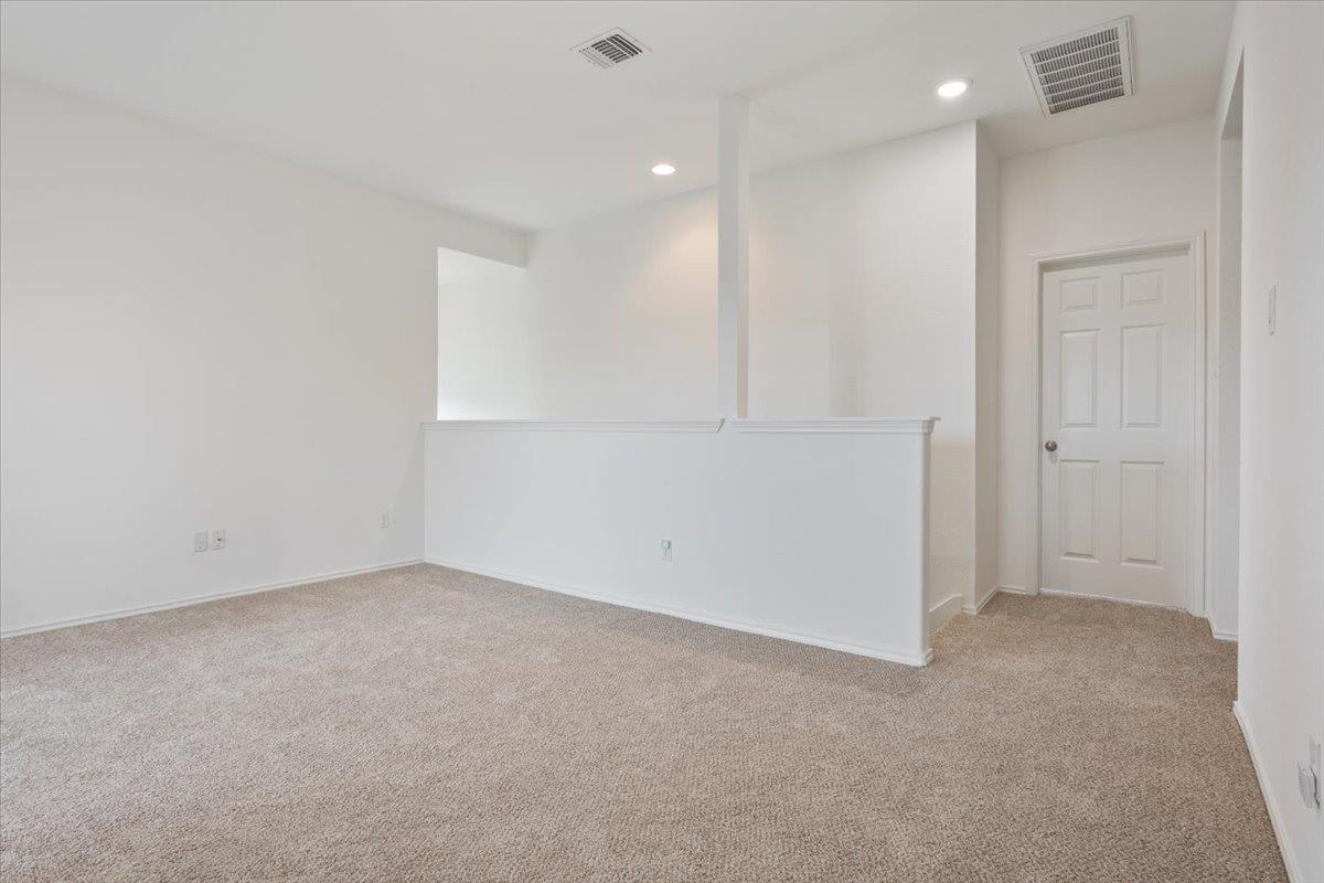 240 Foster LN