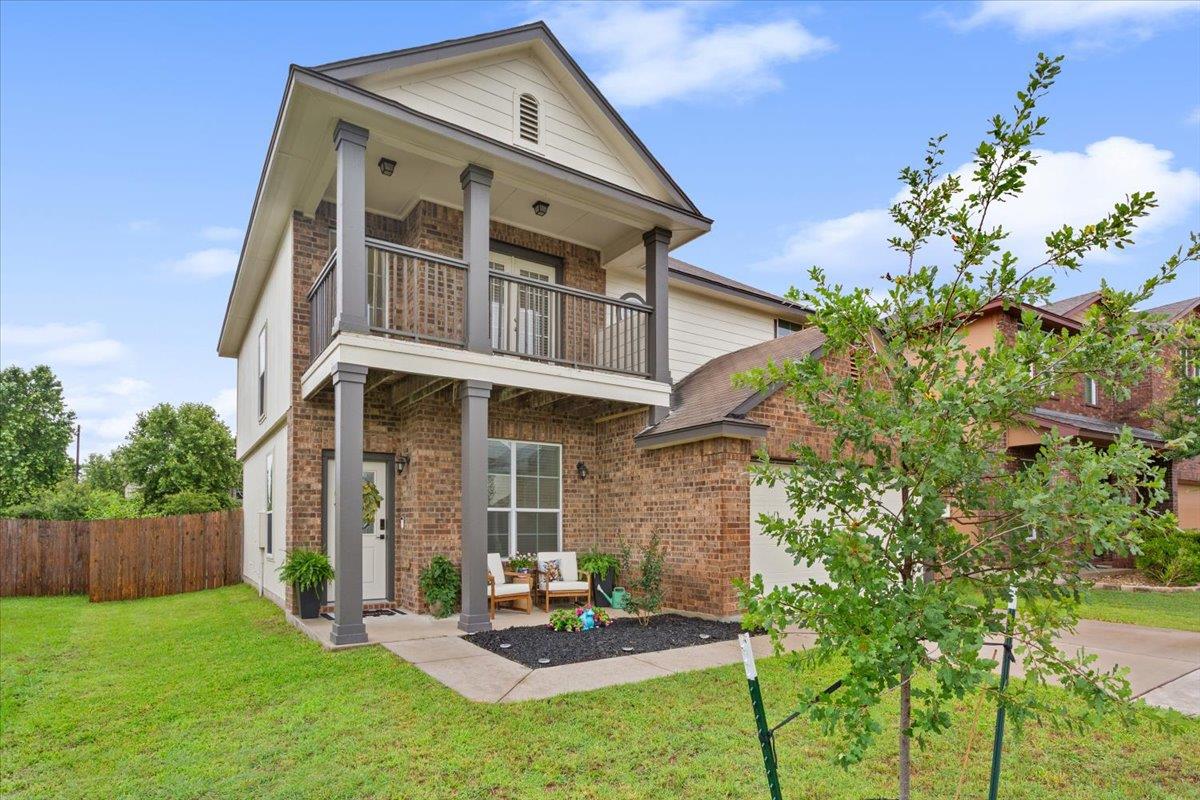 240 Foster LN