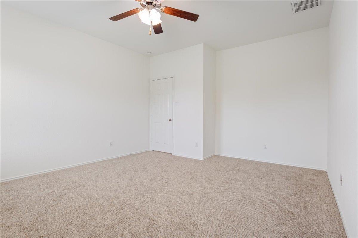 240 Foster LN