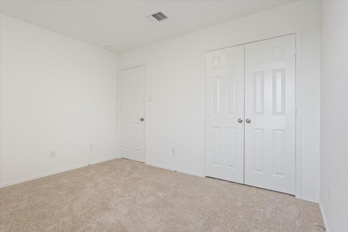 240 Foster LN