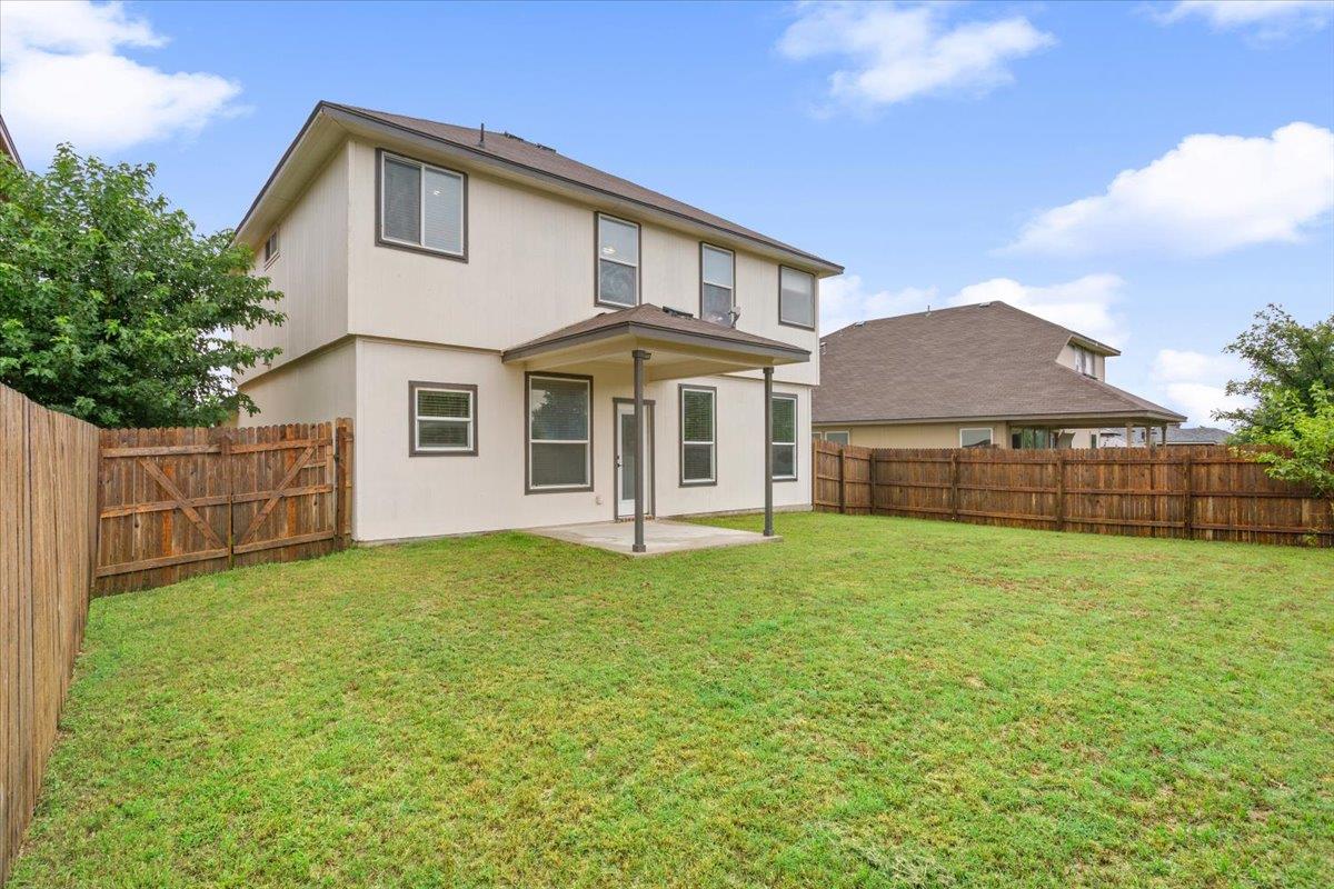 240 Foster LN