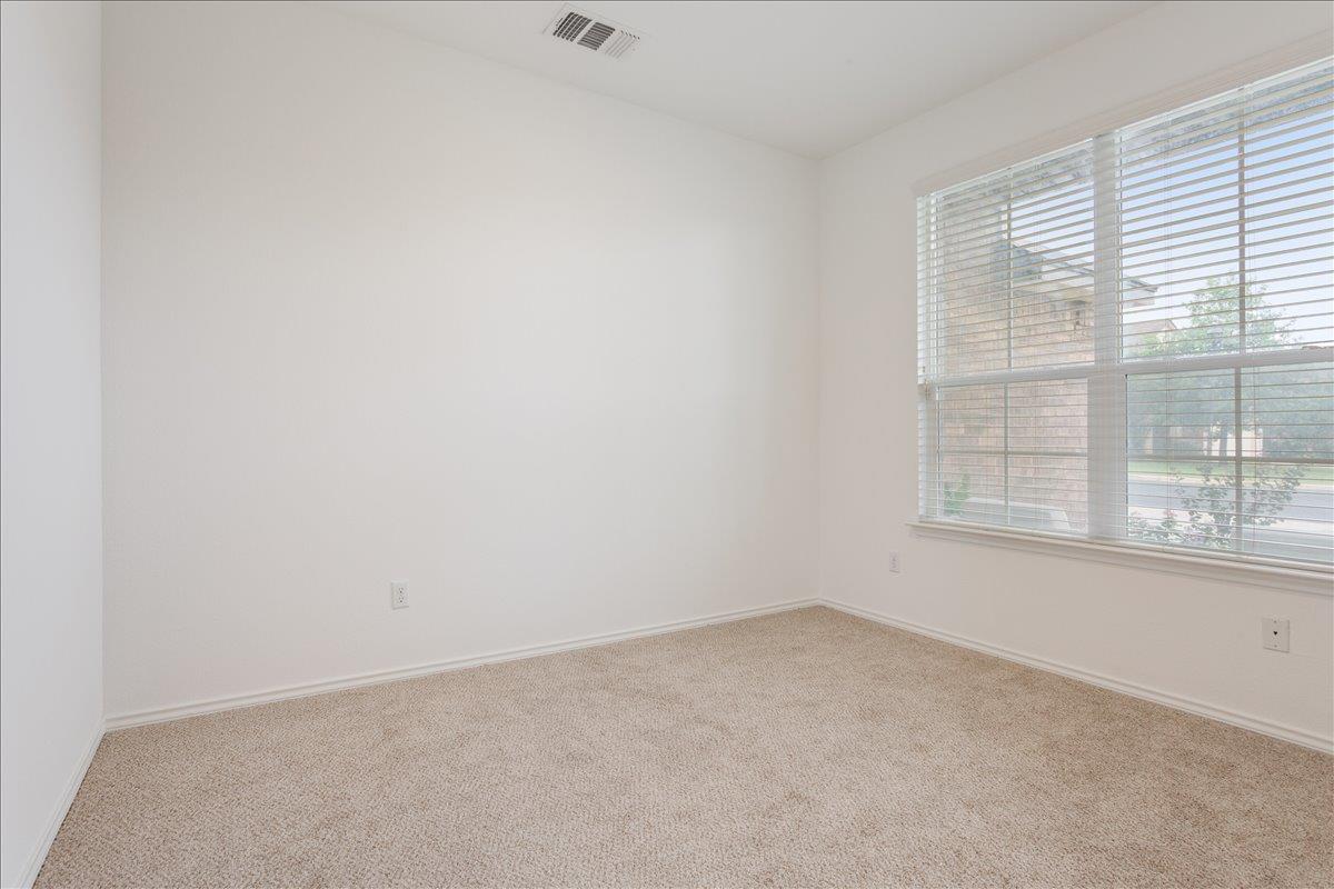 240 Foster LN