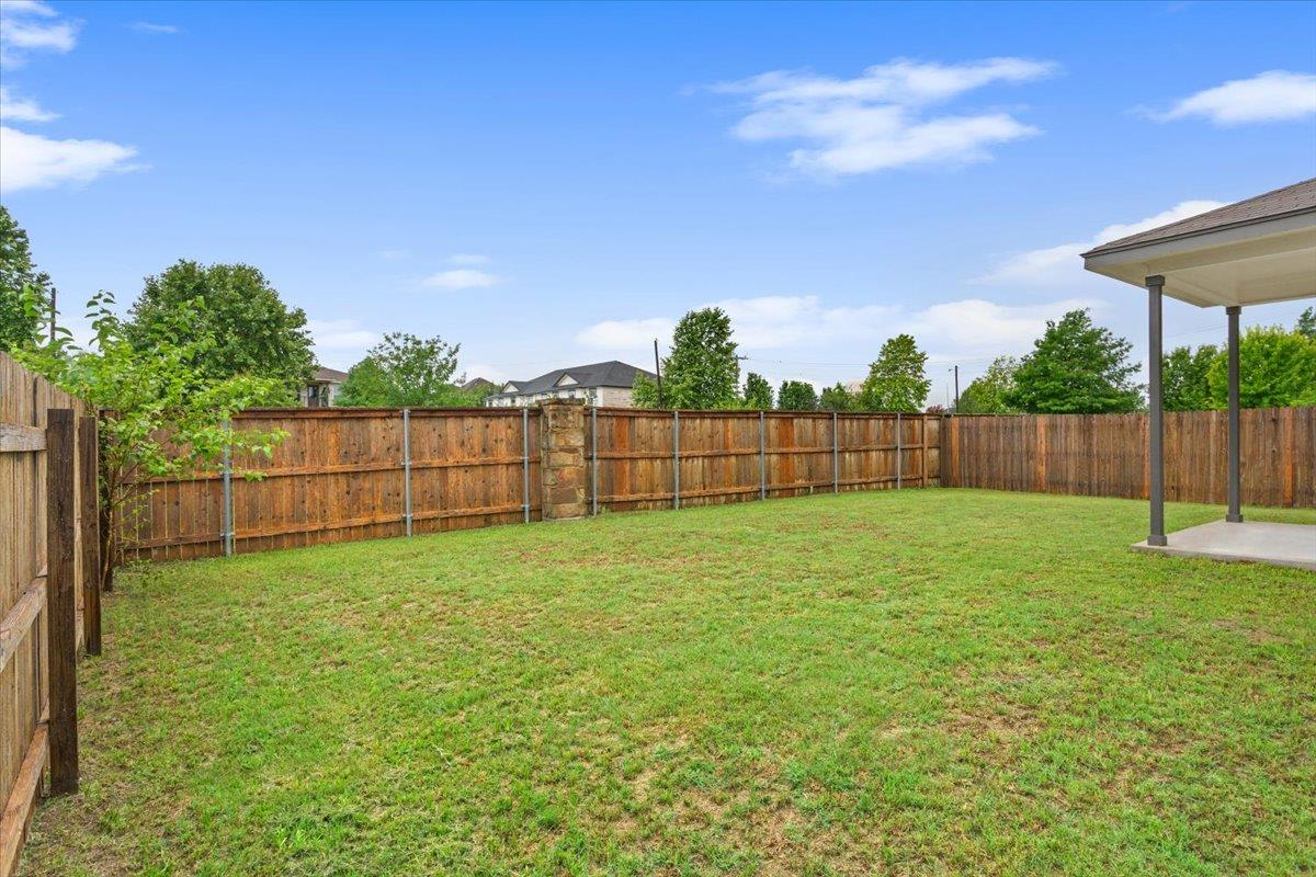 240 Foster LN