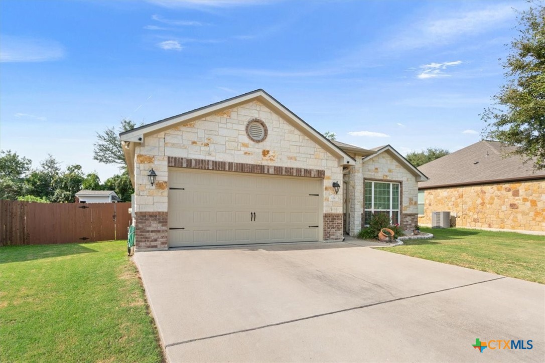 659 Northcliffe Drive