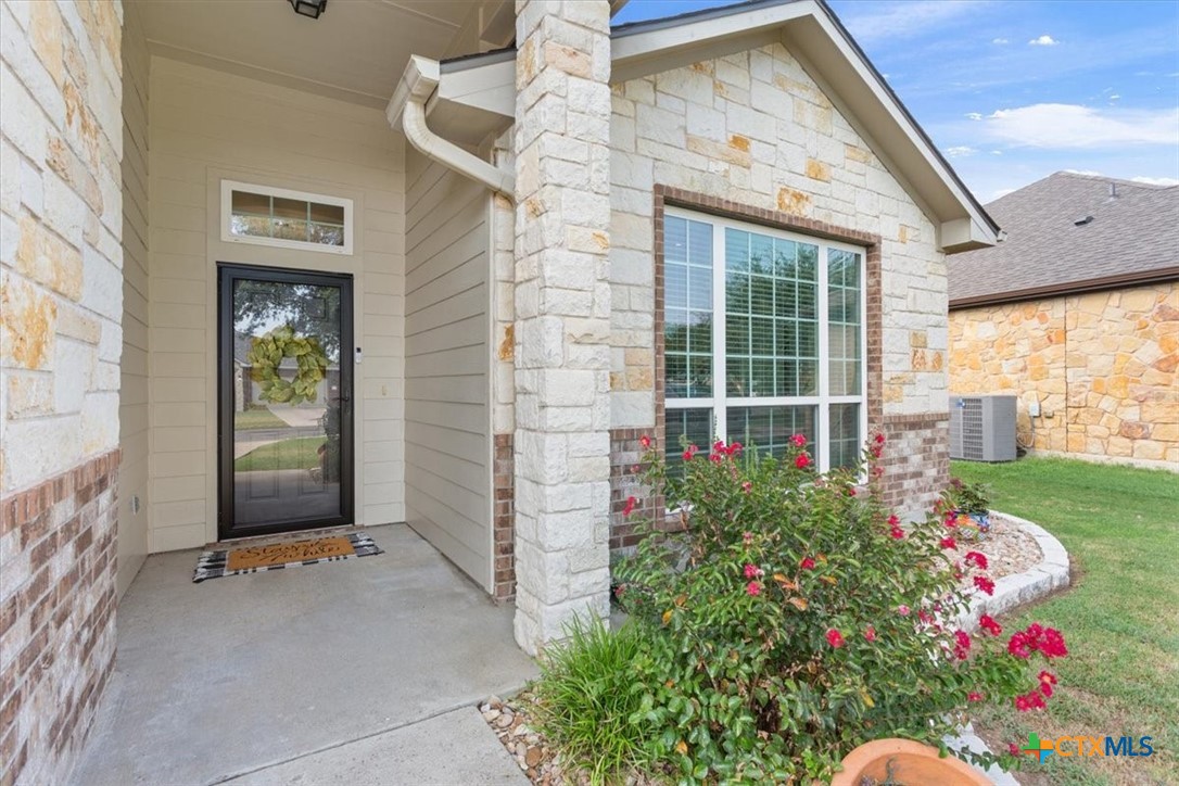 659 Northcliffe Drive