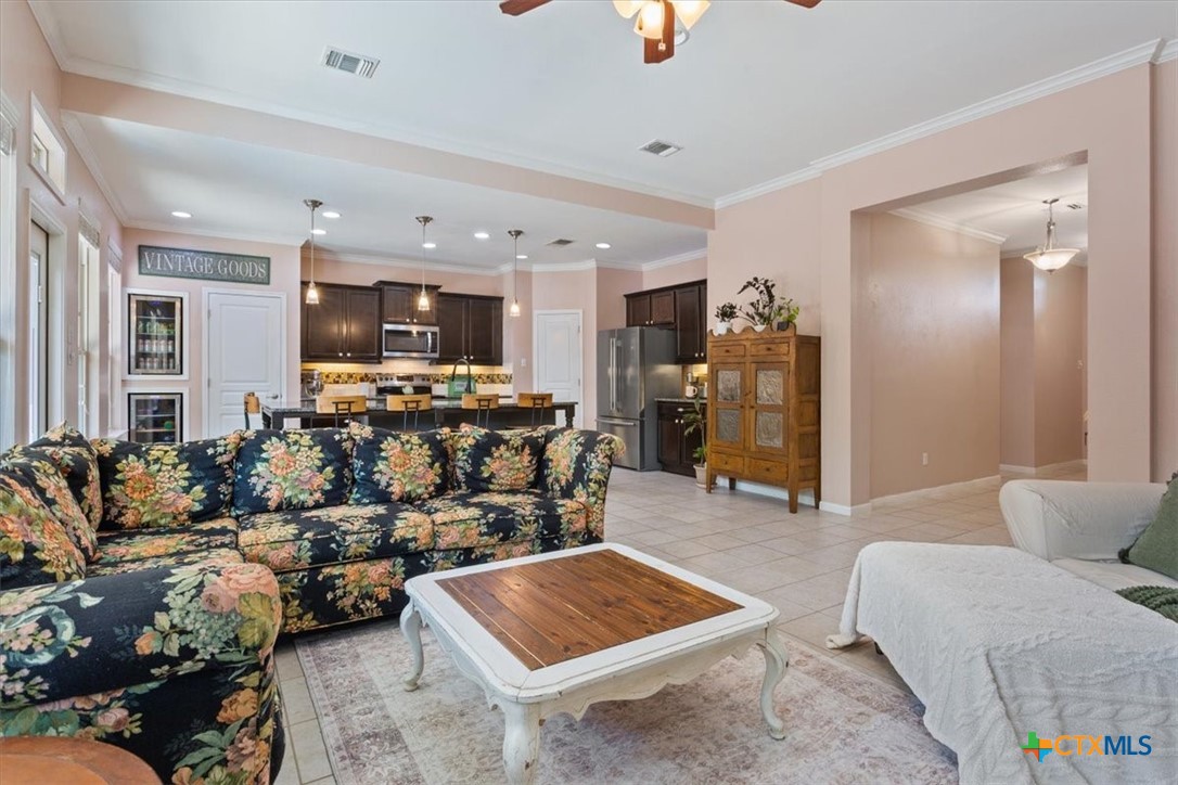 659 Northcliffe Drive